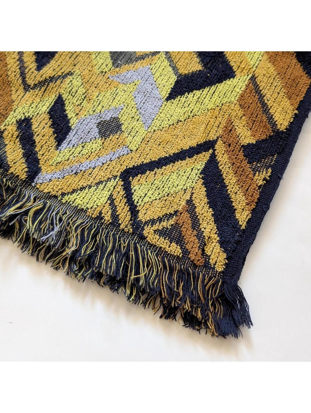 Vintage Cannon Royal Family Hand Towel with Vivid Geometric Pattern - Picture 7 of 7
